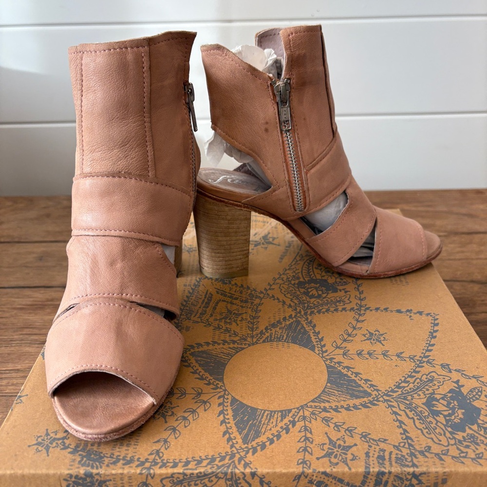 Women's Tan Free People Ankle Boots